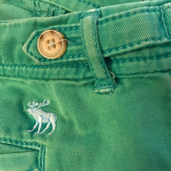 Abercrombie & Fitch green short shorts 25/0🌳❤️🥰🌹 - Picture 3 of 7